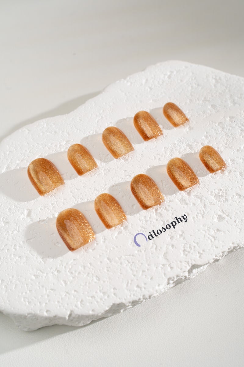 Nailosophy أظافر مضغوطة فاخرة مصنوعة يدويًا بساعة الذهب عين القط العنبري | شكل مربع - Image 1